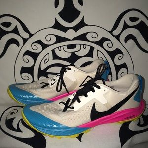 Nike Terra Kiger 5 tan women’s size 12